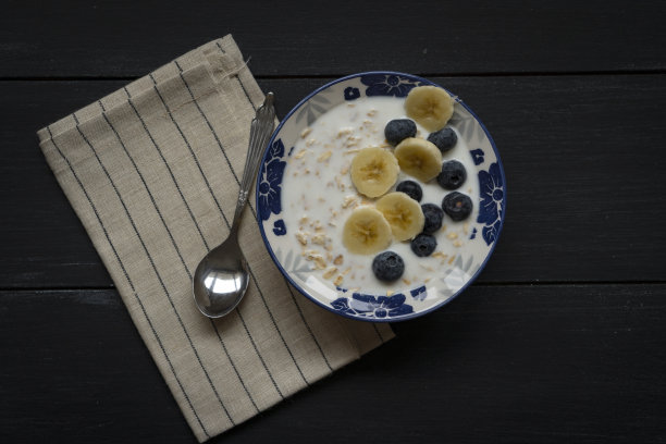 燕麦配香蕉，蓝莓图片下载