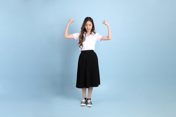 穿校服的女孩图片下载