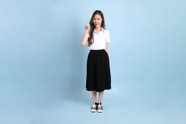 穿校服的女孩图片下载