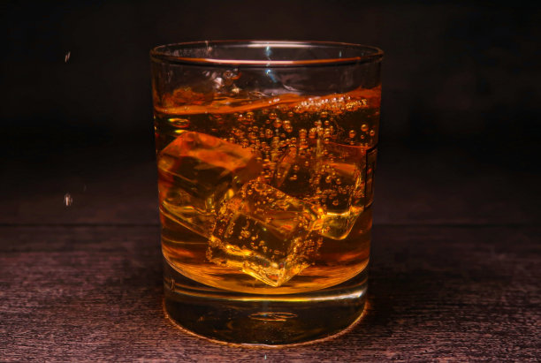 加冰啤酒图片下载