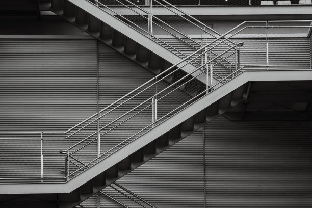 灰色的楼梯图片下载