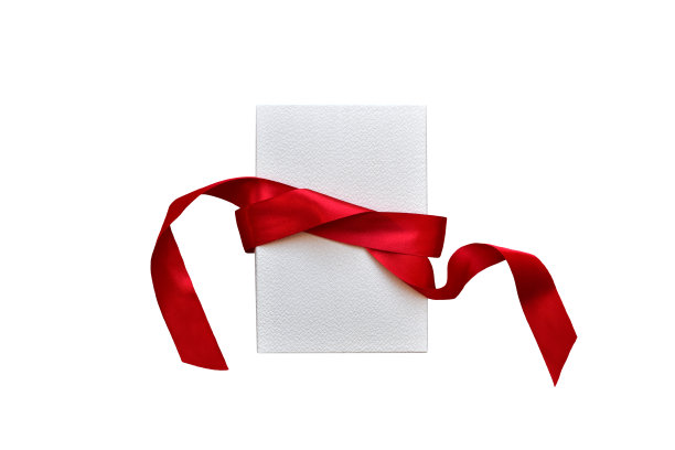 白色礼品盒与红丝带隔离切割图片下载