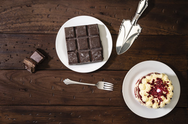 美味香甜的蛋糕庆祝生日图片下载