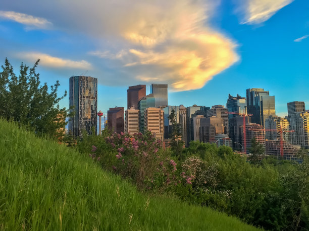 卡尔加里上空美丽的云图片下载