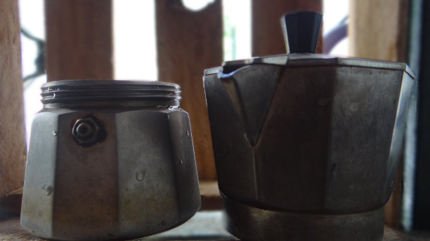 摩卡壶特写，意大利咖啡机图片下载