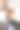 美发师用吹风机吹干客户的头发，用梳子为她的头发做造型。图片下载