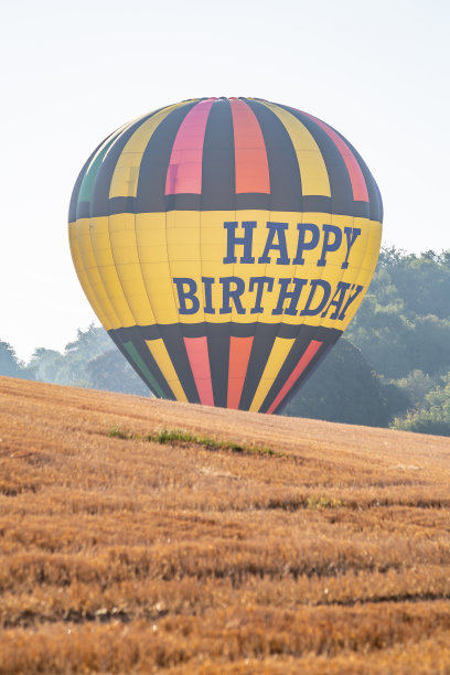 英国生日快乐热气球图片下载