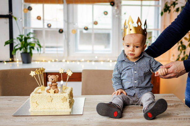 我是今天的国王图片下载