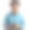 一个随意的男人在用手机发短信图片下载