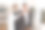专业的裁缝与客户在工作室工作图片下载