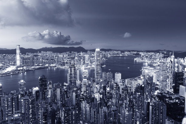 黄昏时分的香港维多利亚港图片下载