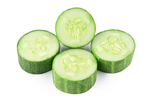 黄瓜片隔离在白色上图片下载