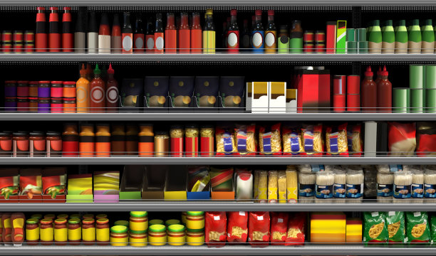 超市货架上各种酱汁的包装特写图片下载