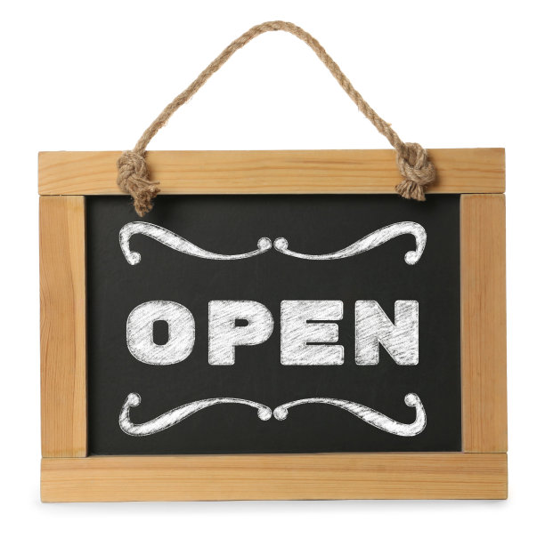 小粉笔板上有字开孤立的白色图片下载