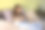 女孩在沙发上看电视图片下载
