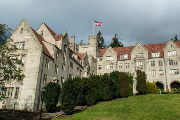 加州大学伯克利分校鲍尔斯大厅学生宿舍的美丽照片图片下载