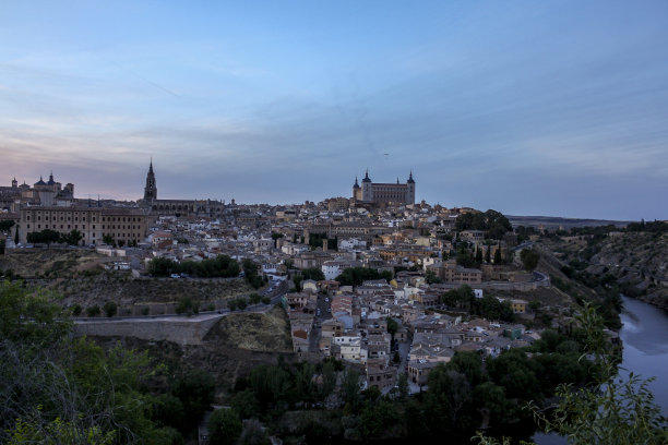 日落时分的托莱多图片下载
