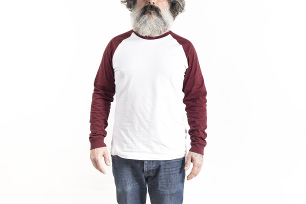 帅气的潮男模特胡须棒球衫与空间为您的标志或设计休闲城市风格图片下载