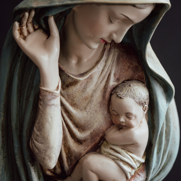 圣母玛利亚抱着婴儿耶稣图片下载