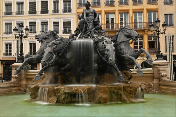 里昂的地标图片下载