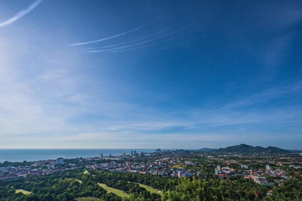 从考欣沥辉观景台俯瞰华欣区市容。图片下载