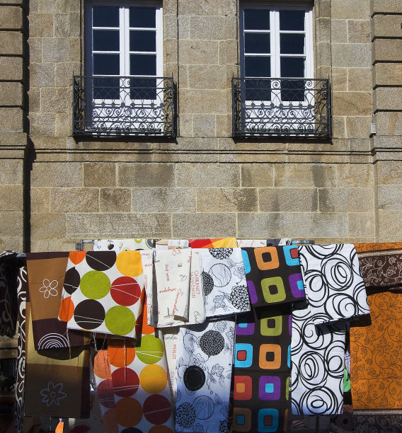 西班牙加利西亚，贝坦佐斯，集市广场，集市摊位。图片下载