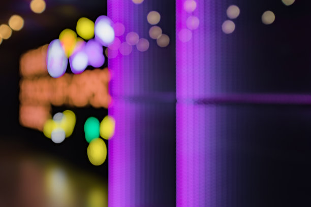 紫色，串灯，墙，角落，交界处，阴影，单色，角落，失焦，散景色晕图片下载