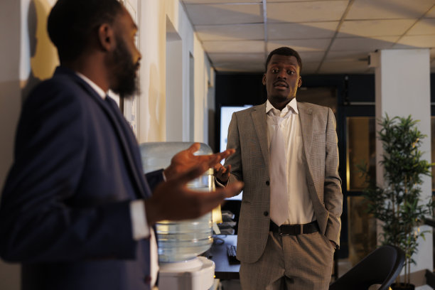 执行经理们在休息时间玩得很开心图片下载