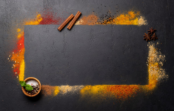 石桌上摆放着各种香料图片下载