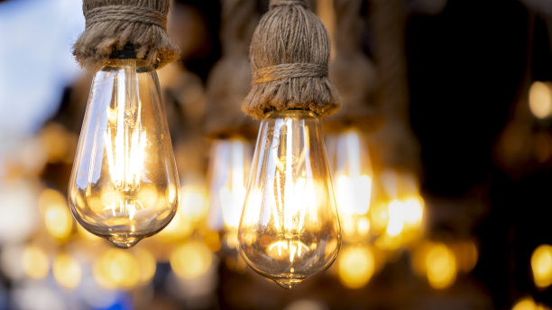 复古灯泡图片下载