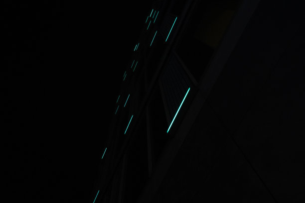 办公大楼夜间照明图片下载