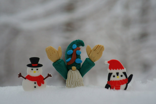 一个快乐的侏儒的形象。图片下载