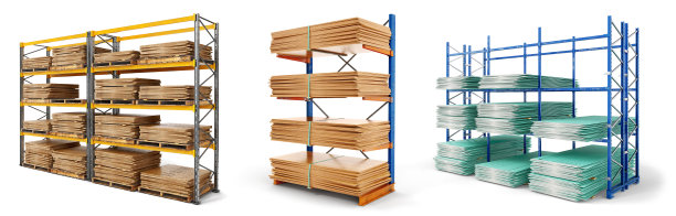 三套不同的机架与各种建筑材料，包括堆叠在桩胶合板，osb和干墙板，隔离在白色背景，3d插图图片下载