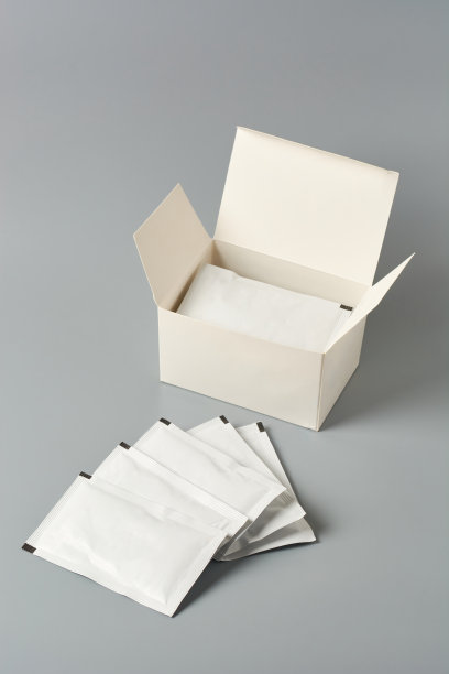 空白的白色香袋包与盒子隔离图片下载