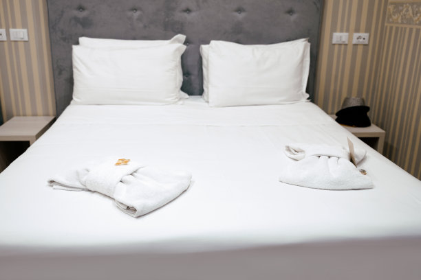 清洁酒店床垫和毛巾图片下载