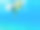 孩子戴着浮潜面罩在水下潜水图片下载