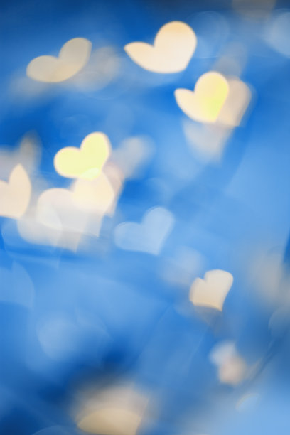 散焦抽象散景背景与心，耀斑从灯上的蓝色，模糊散景假日fon，庆祝壁纸。爱情浪漫的唯美照片，闪闪发光的灯光质感图片下载