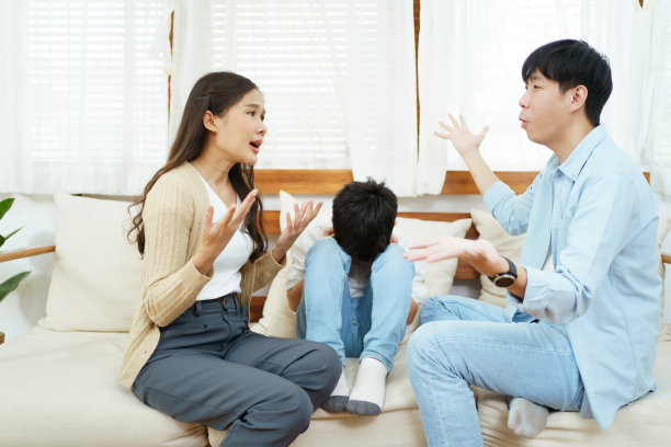 家庭问题。图片下载