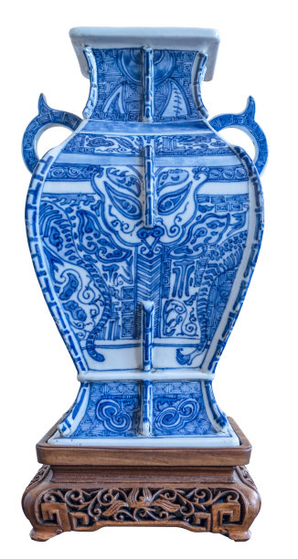 漂亮的古董中国花瓶在木制底座图片下载