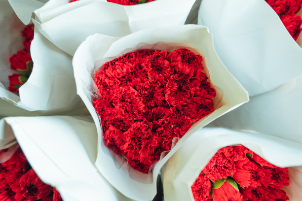 市场上五颜六色的鲜花图片下载