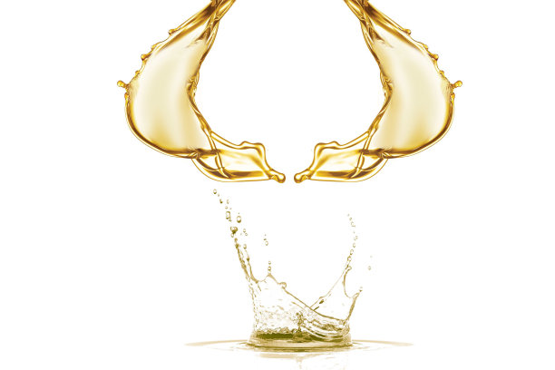 汽车油-隔离在白色背景上图片下载