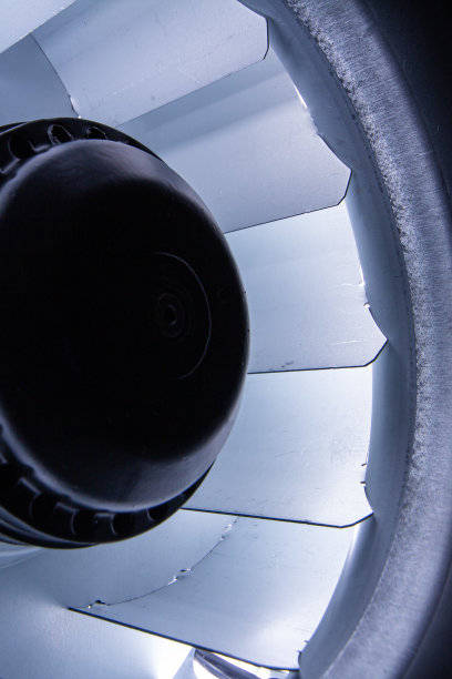 排风机叶轮打开，前后背景模糊，散景效果图片下载