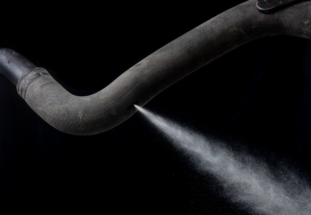 旧胶管带，水或气体泄漏形成胶管或洞图片下载