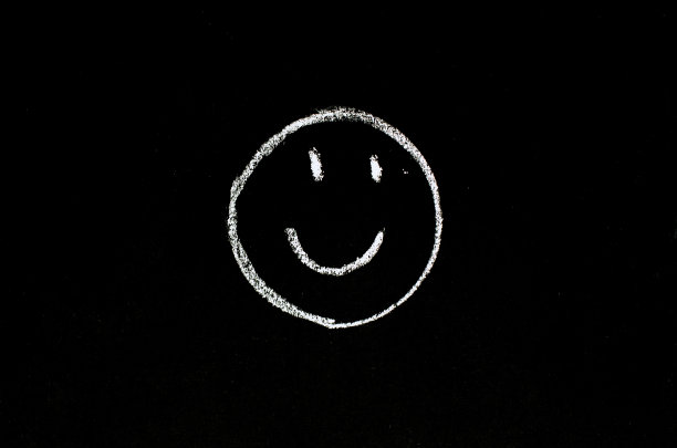 画在黑板上的笑脸图片下载