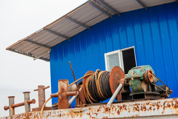 搁浅的船图片下载