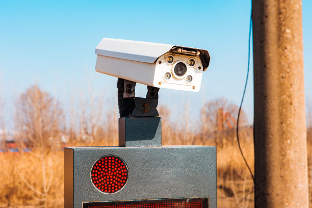 停车场的车牌识别监控摄像头图片下载