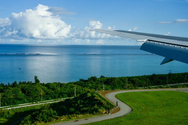 从飞机内部看到的美丽景色图片下载