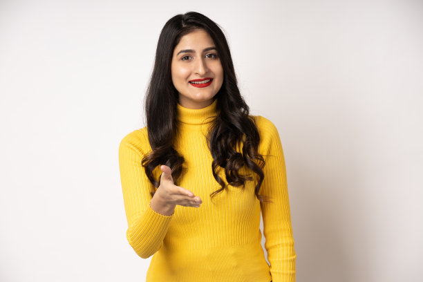 年轻女子的肖像在白色背景的股票照片图片下载