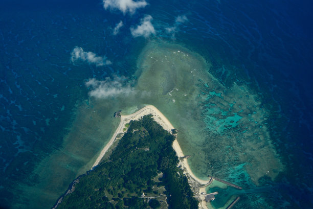 从飞机内部看到的美丽景色图片下载