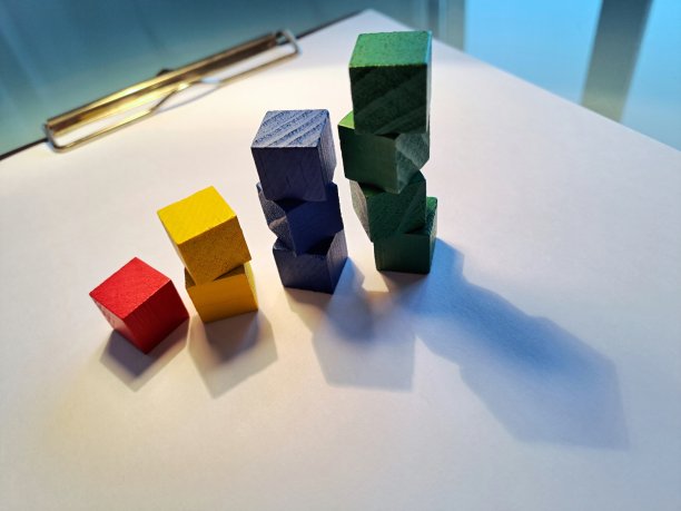 带有彩色立方体的抽象图形图片下载